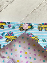 Load image into Gallery viewer, Loads Of Egg-Citement Pet Bandana
