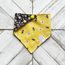 Load image into Gallery viewer, Summer Bee&#39;s Pet Bandana
