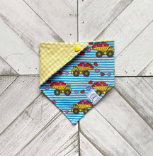 Load image into Gallery viewer, Loads Of Love Pet Bandana
